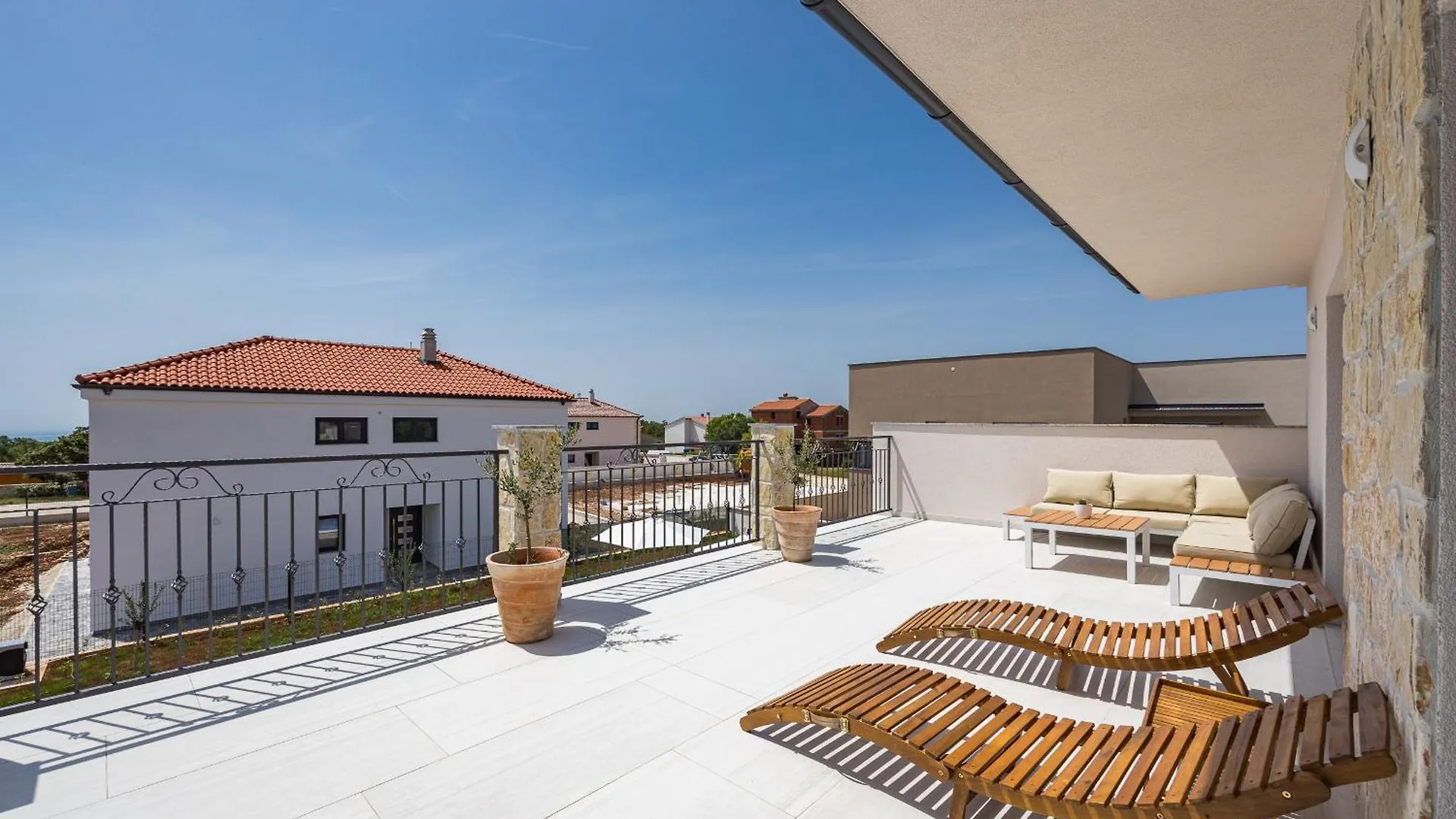 Basilica Villas By Mercado 크르니카