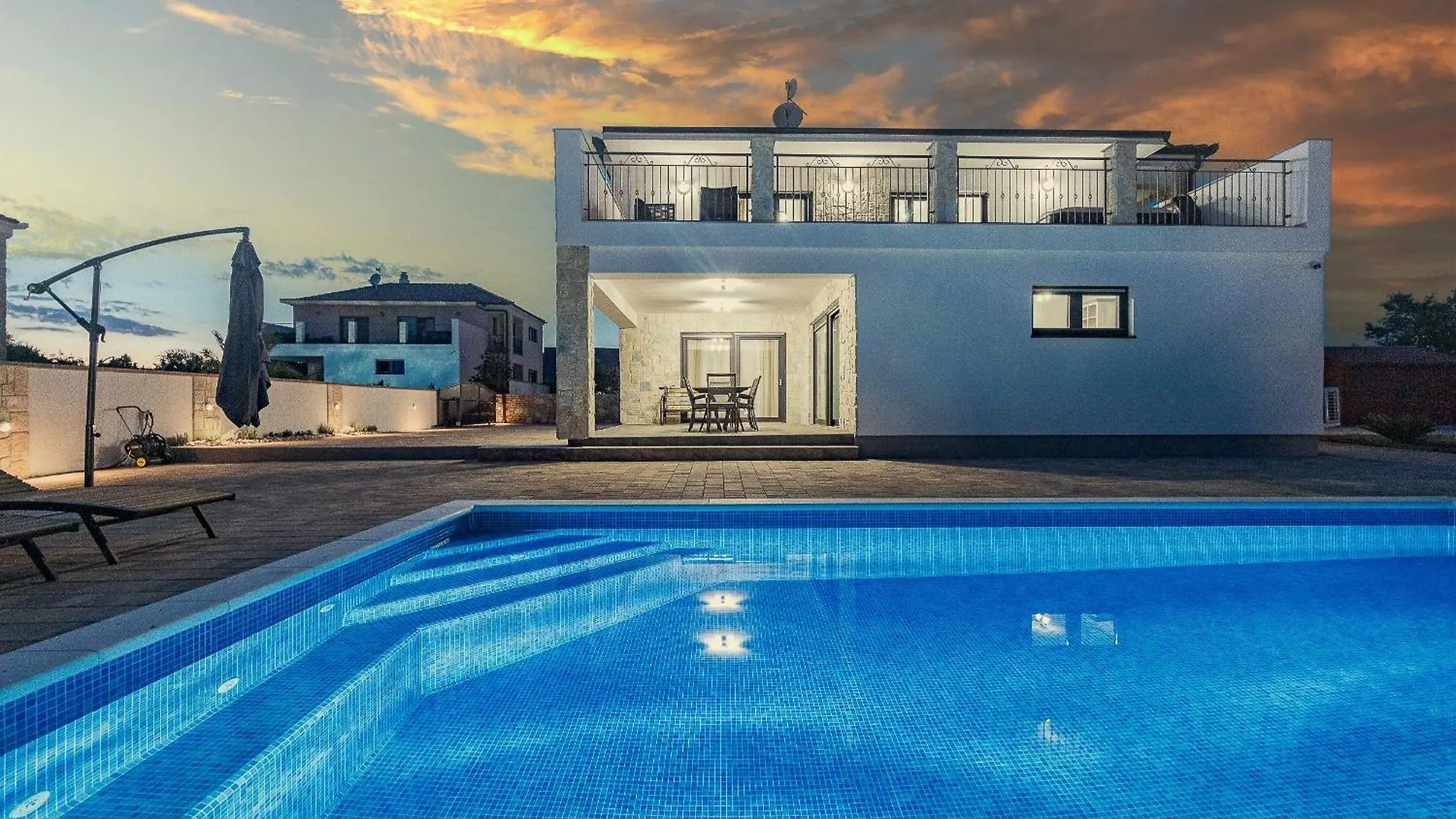 Basilica Villas By Mercado 크르니카